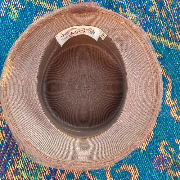 Evelyn Varon peach beige classic 1940’s hat excellent condition size 22 - Picture 6 of 9